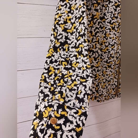 Michael Kors- Mini Monarch Pattern with a Zip Front and Roll Sleeve Size Small - Picture 3 of 10